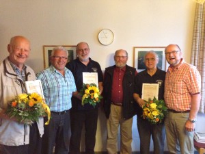 Gründungsmitglieder Klaus Höckendorff; Günther Schiemann und Rolf Stoffers gemeinsam auf dem Bild mit unserem Vorstand Herbert Maas; Klaus Rathje und Johann Schweim